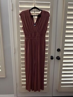 Old Navy Dusty Rose Sleeveless V-Neck Jumpsuit